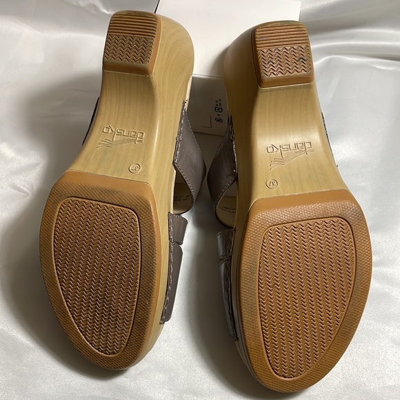 Dansko Size 37 Leather Taupe Adjustable Buckle Strappy Sandals - Picture 2 of 8
